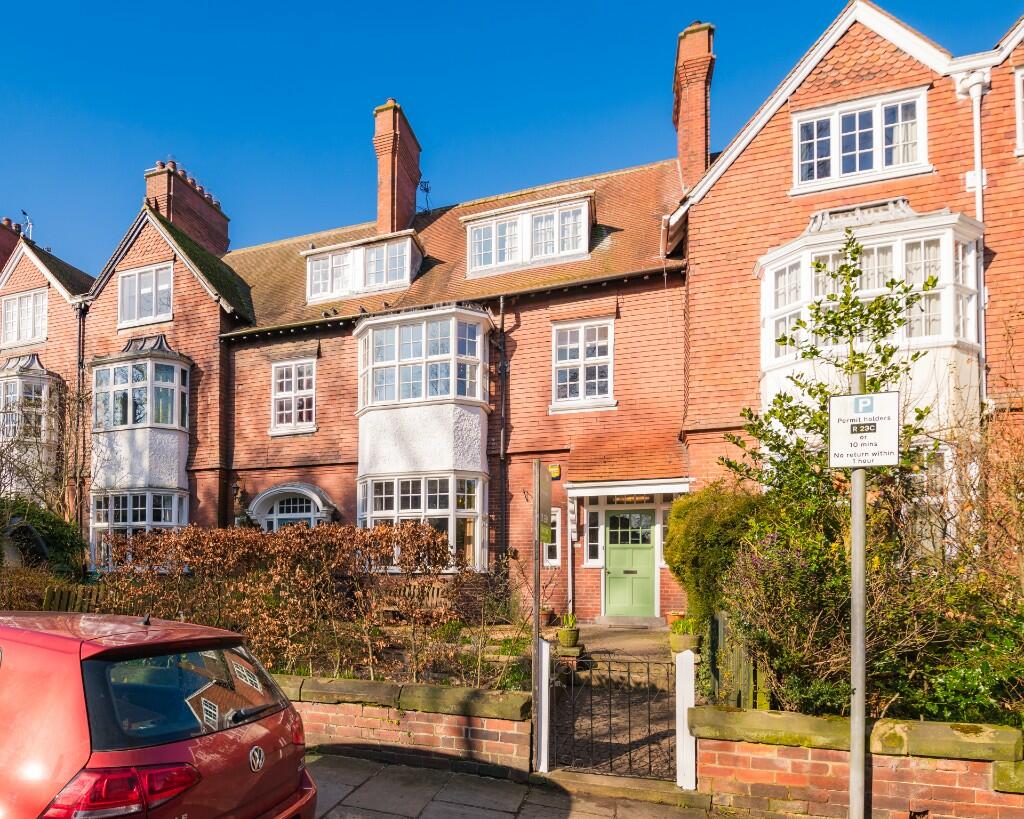 6 bedroom town house for sale in The Avenue, York, YO30