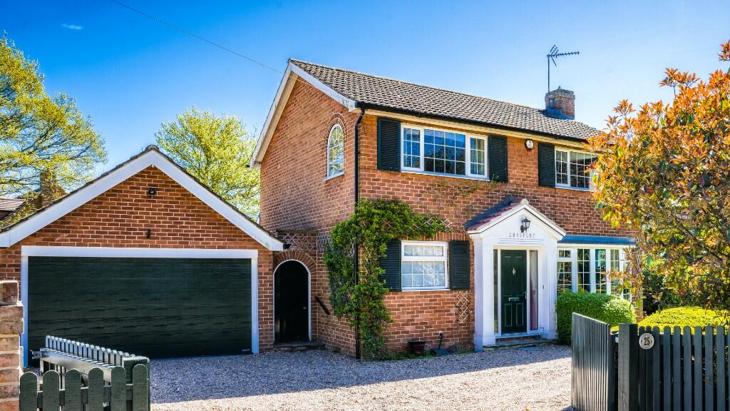 4 bedroom detached house for sale in Main Street, Escrick, York, YO19