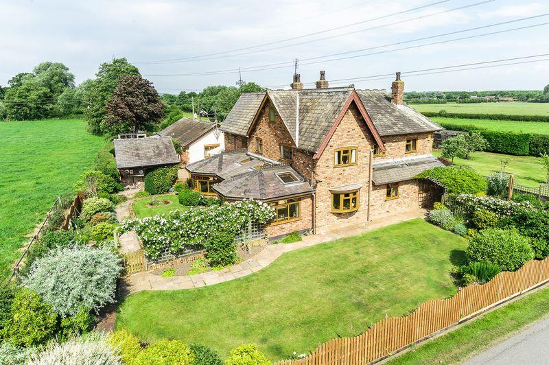 5 bedroom detached house for sale in Crowton, Cheshire, CW8