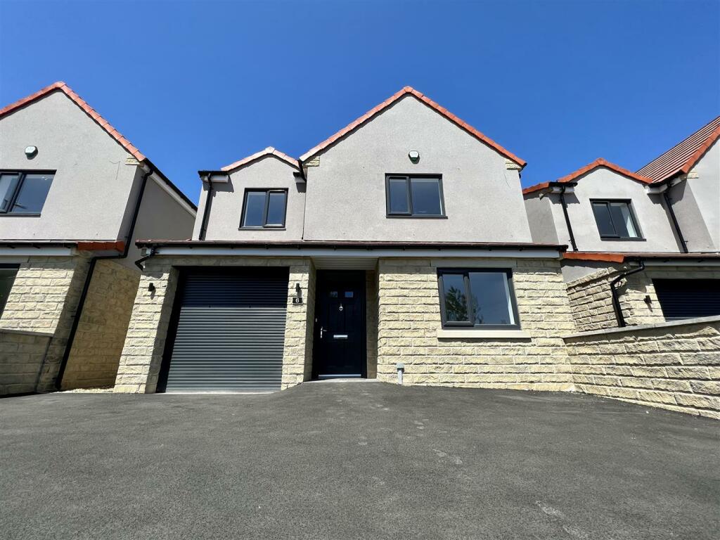 4 bedroom detached house for rent in Plot 3, Highmoor Lane, Cleckheaton