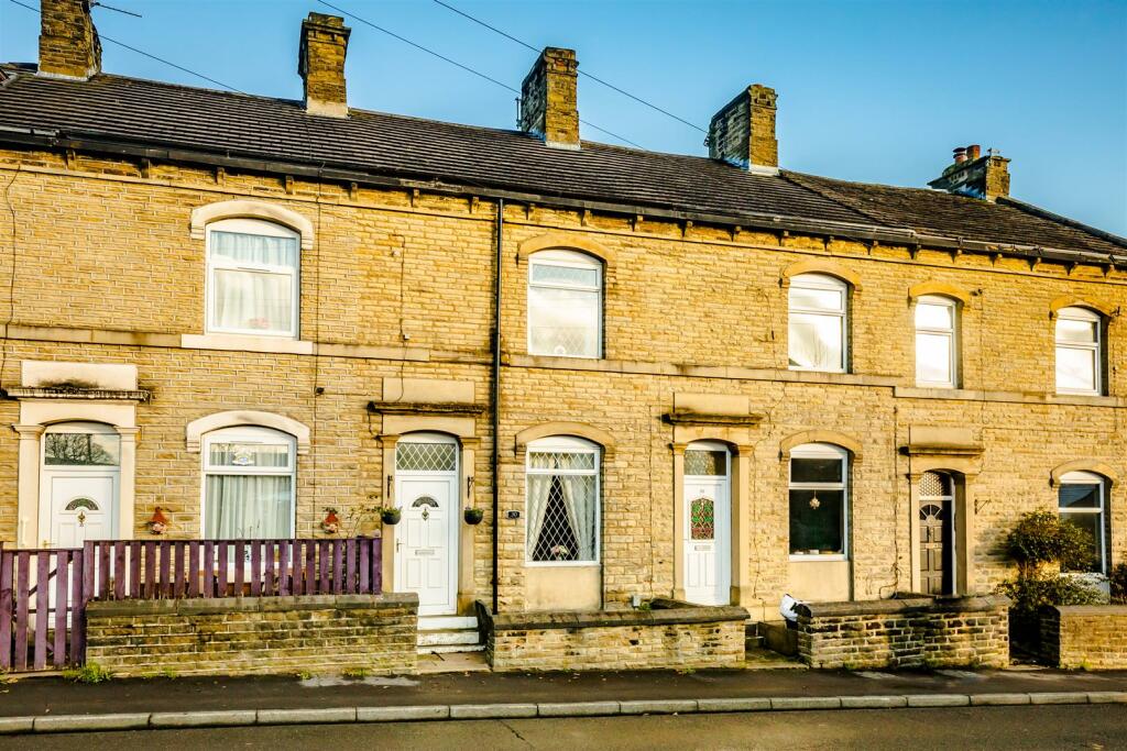 3 bedroom terraced house for sale in Halifax Road, Brighouse, HD6