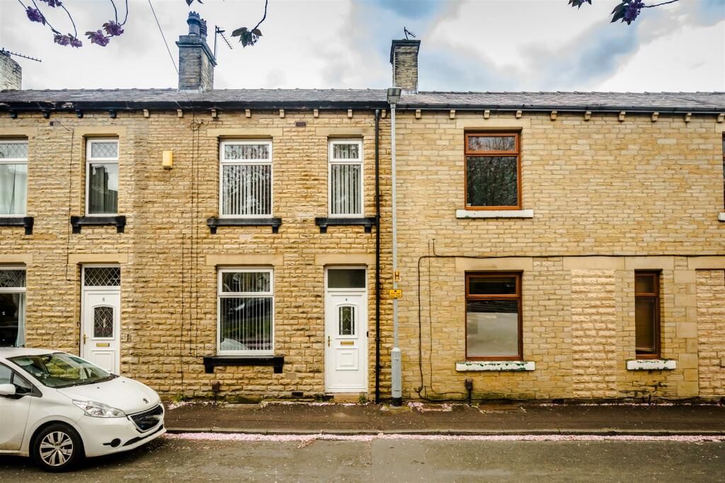 2 bedroom terraced house for sale in Churchfields Road, Brighouse, HD6