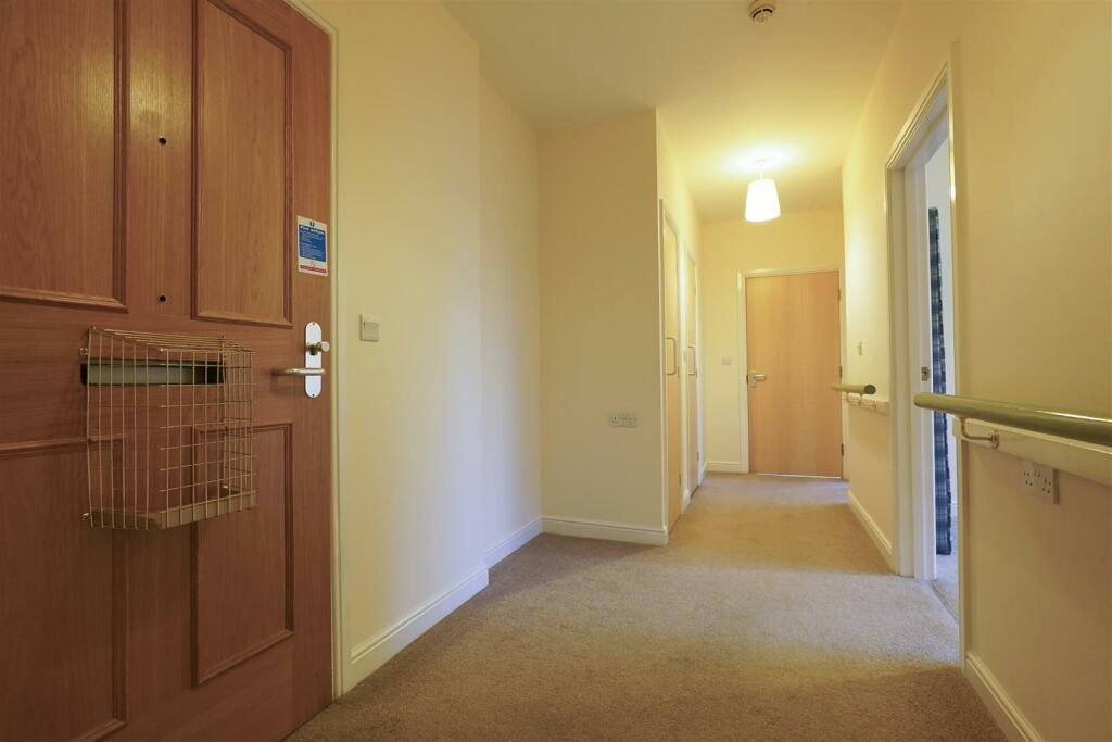 Additional property image - Baldwin Lane, Clayton, Bradford