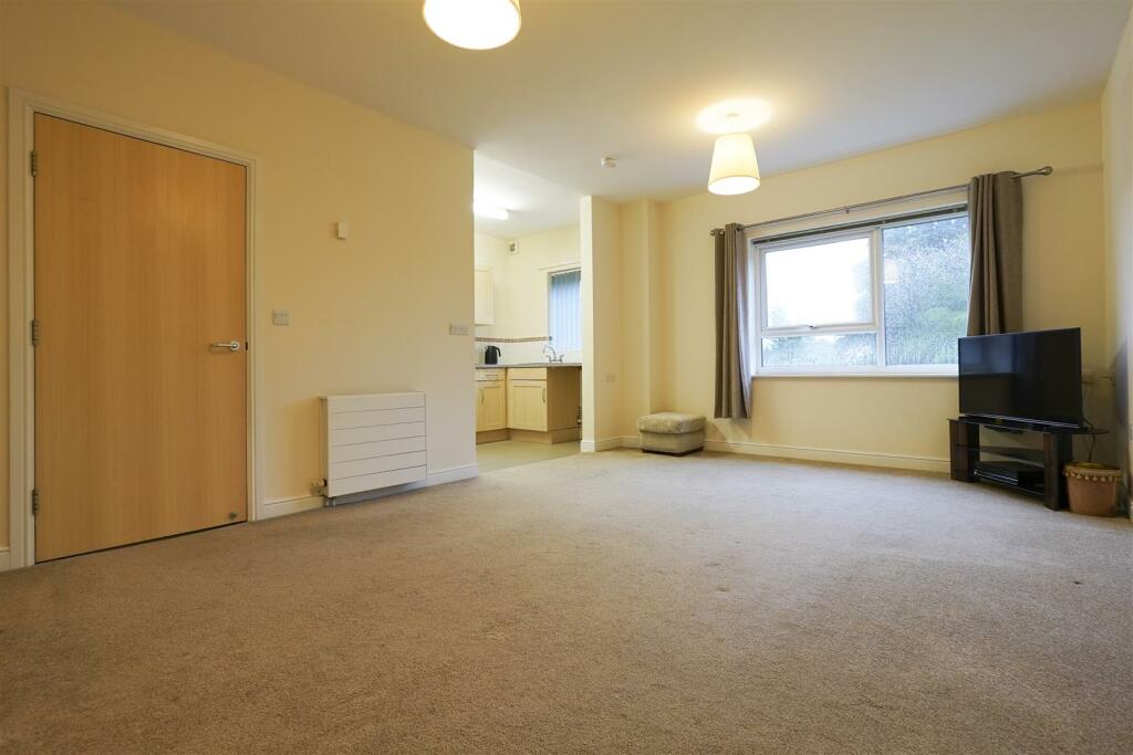 Additional property image - Baldwin Lane, Clayton, Bradford