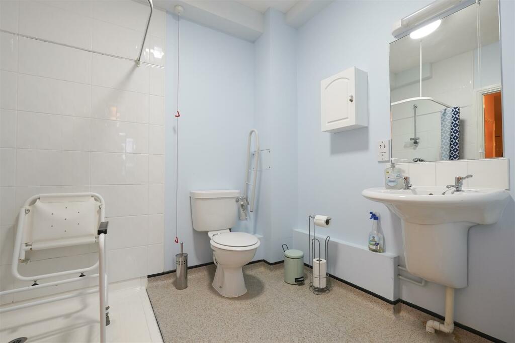 Additional property image - Baldwin Lane, Clayton, Bradford