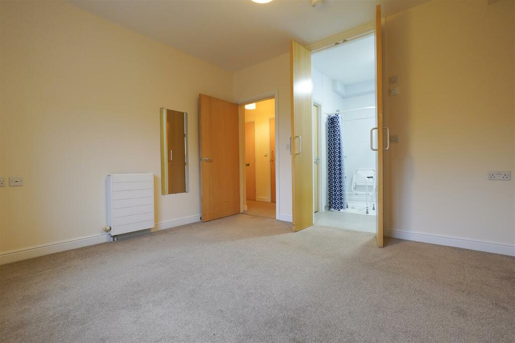 Additional property image - Baldwin Lane, Clayton, Bradford
