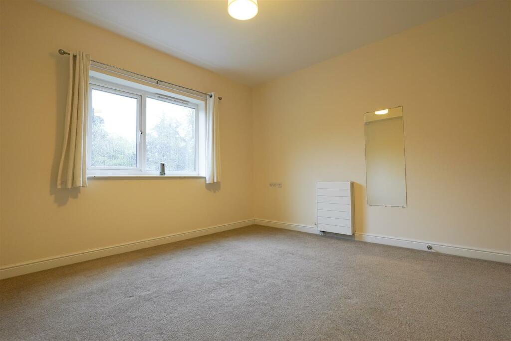 Additional property image - Baldwin Lane, Clayton, Bradford