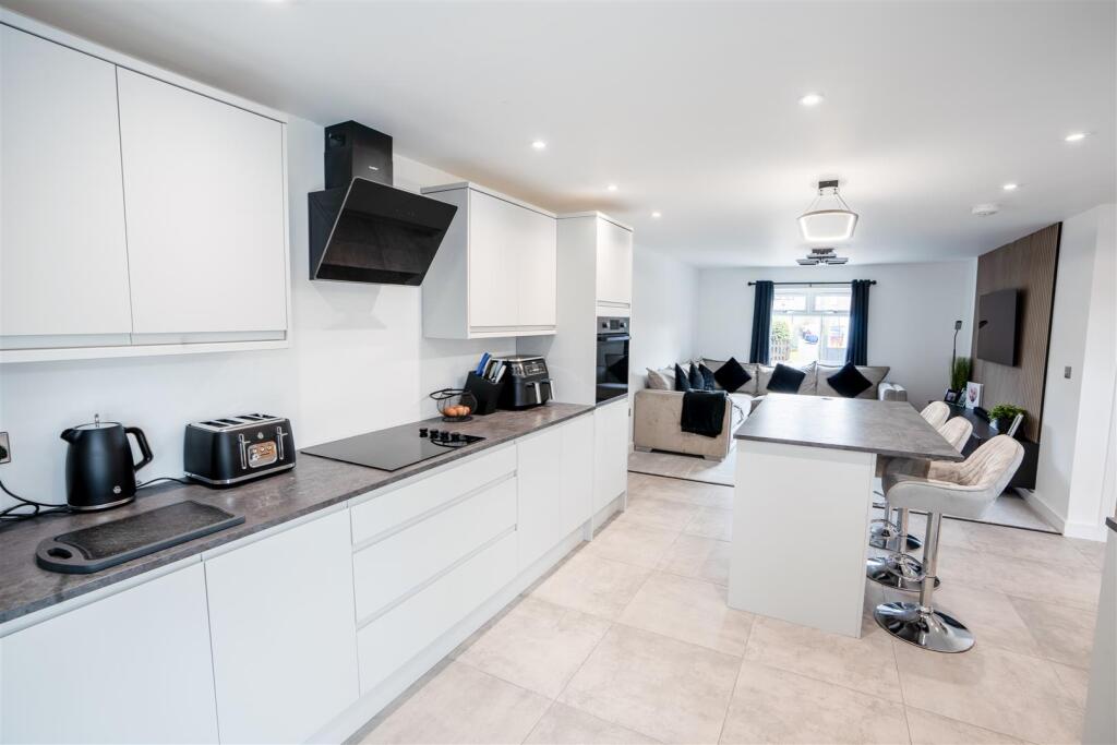 Additional property image - Hillcrest Drive, Queensbury, Bradford