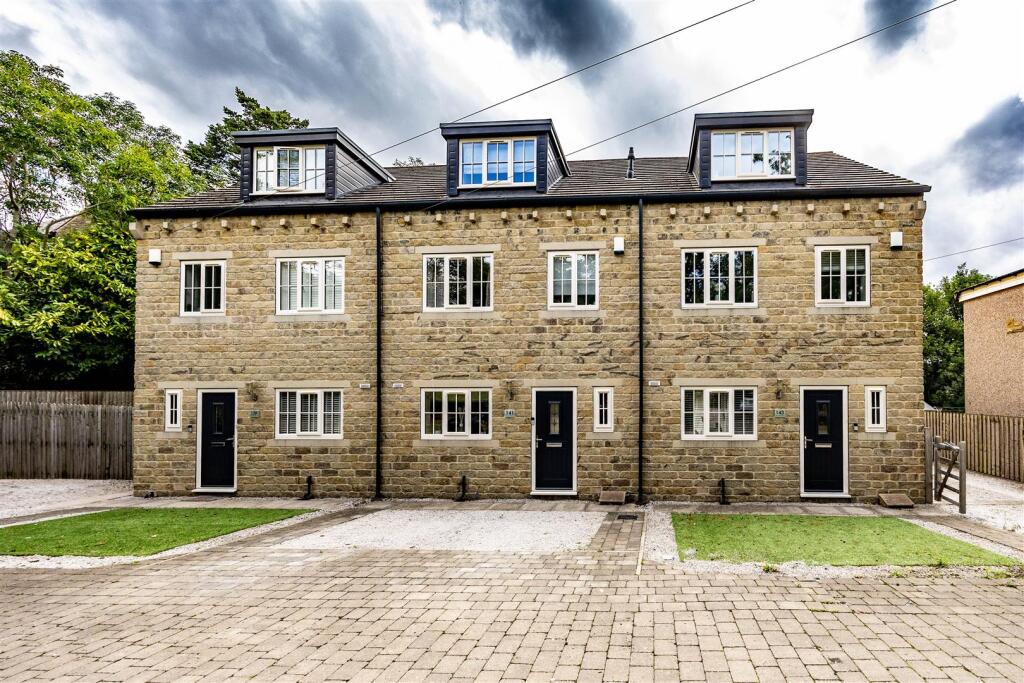 Main image of property: Cleckheaton Road, Low Moor, Bradford