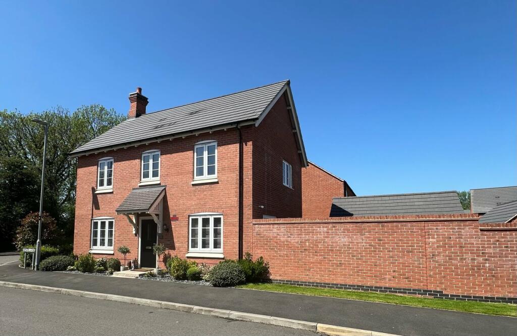 3 bedroom detached house for sale in Briers Lane, Hugglescote