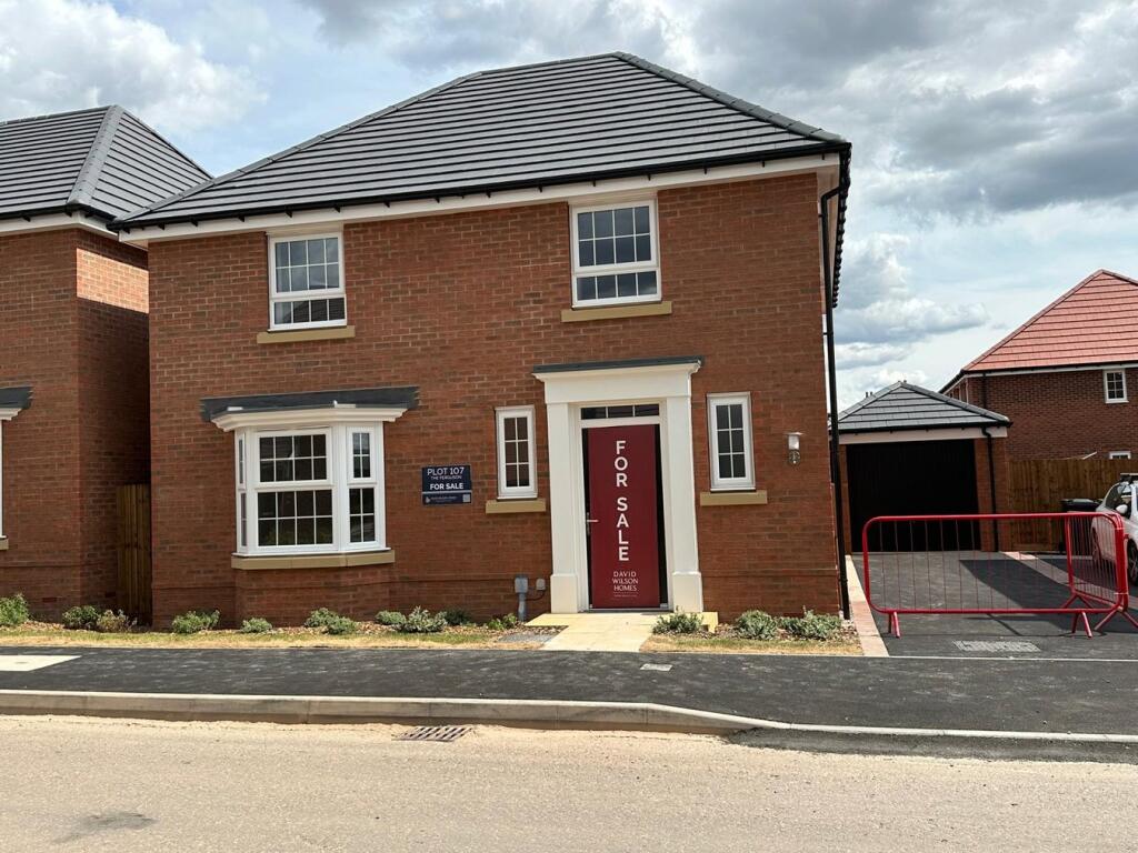 Main image of property: Straw Close, Nuneaton, CV11