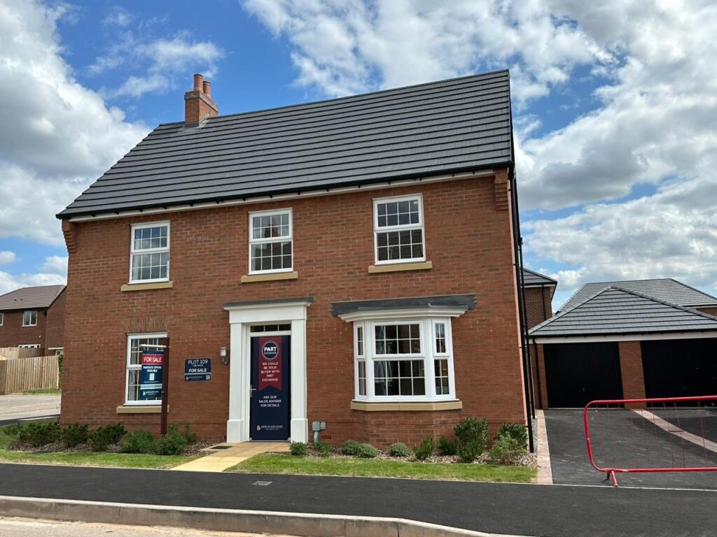 Main image of property: Straw Close, Nuneaton, CV11
