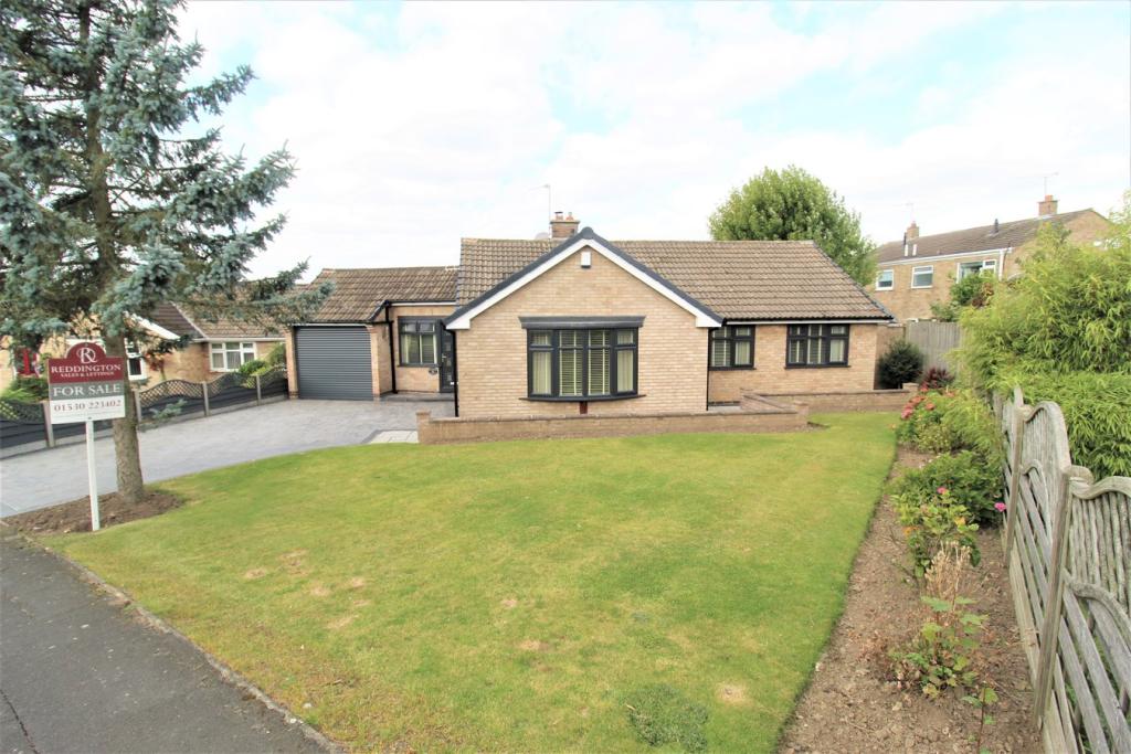 3 bedroom bungalow for sale in Knights Garth, Whitwick, Coalville, LE67