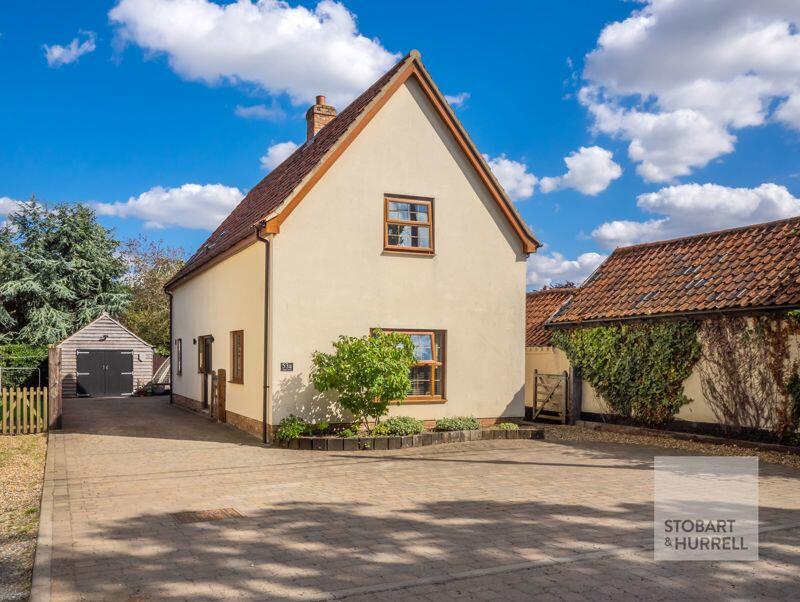 3 bedroom detached house for sale in Chapel Road, Morley St. Botolph