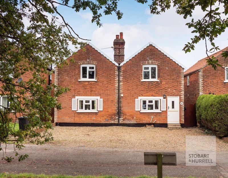 3 bedroom detached house for sale in Half Moon Cottage, Upper Street