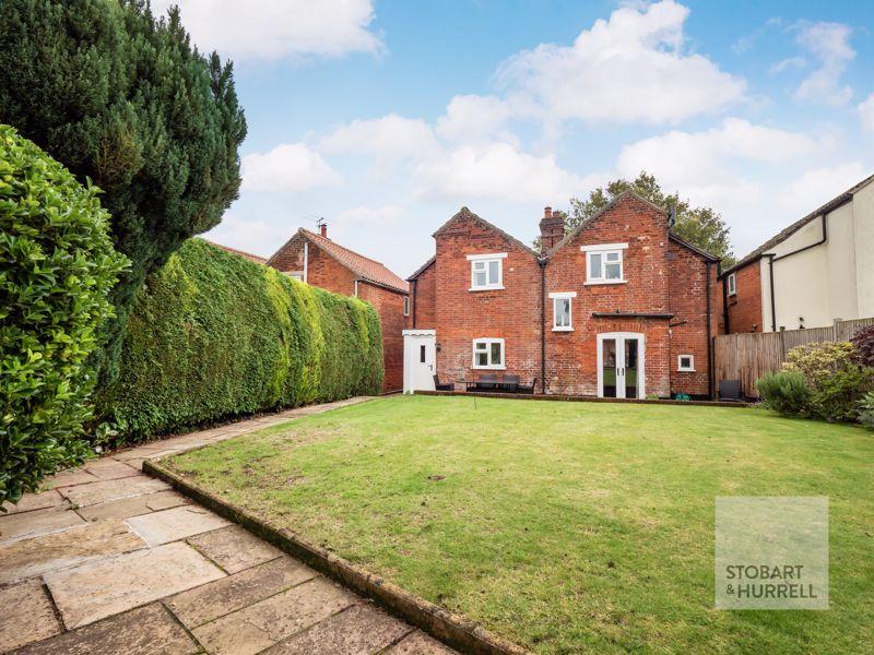 3 bedroom detached house for sale in Half Moon Cottage, Upper Street