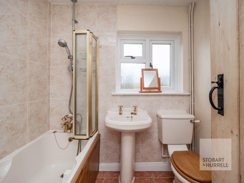 3 bedroom detached house for sale in Half Moon Cottage, Upper Street