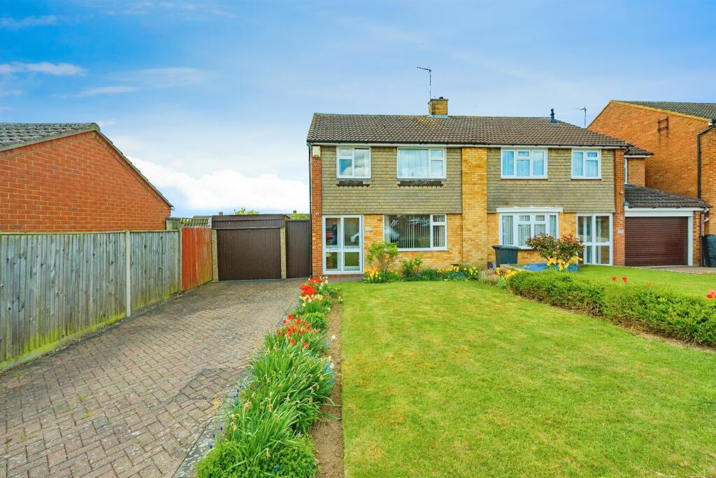 Main image of property: Watermead Road, Luton