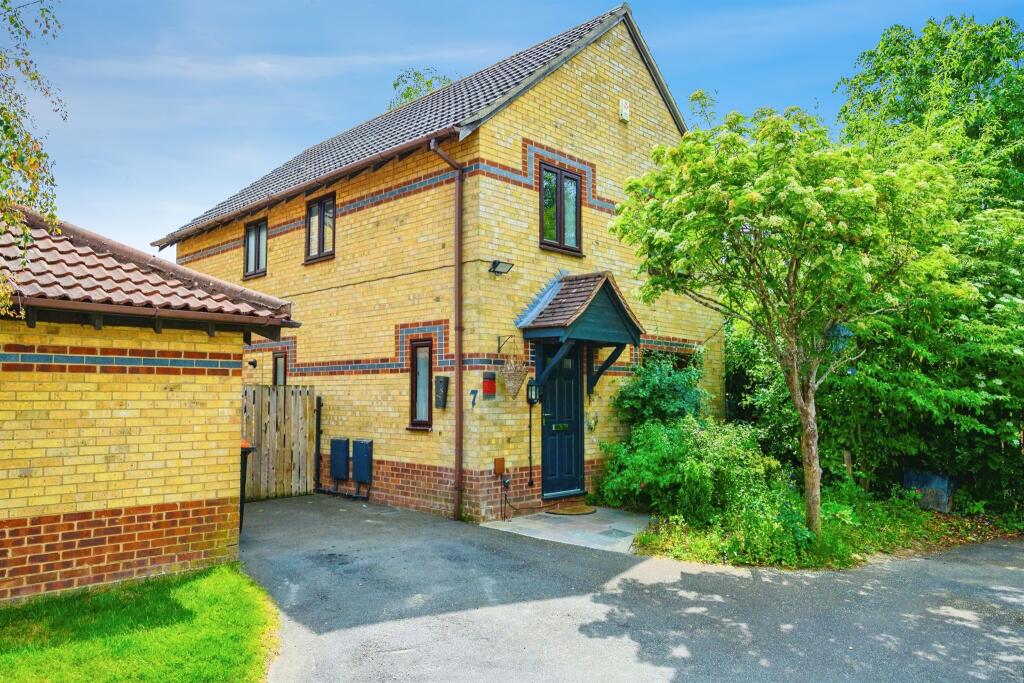Main image of property: Dovedale, Luton