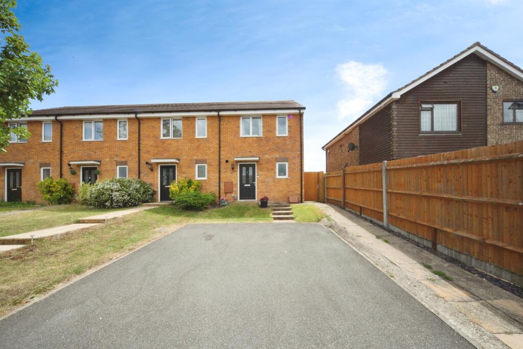 Main image of property: Dray Gardens, Luton