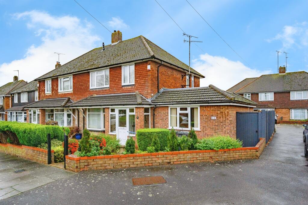 Main image of property: Pegsdon Close, Luton