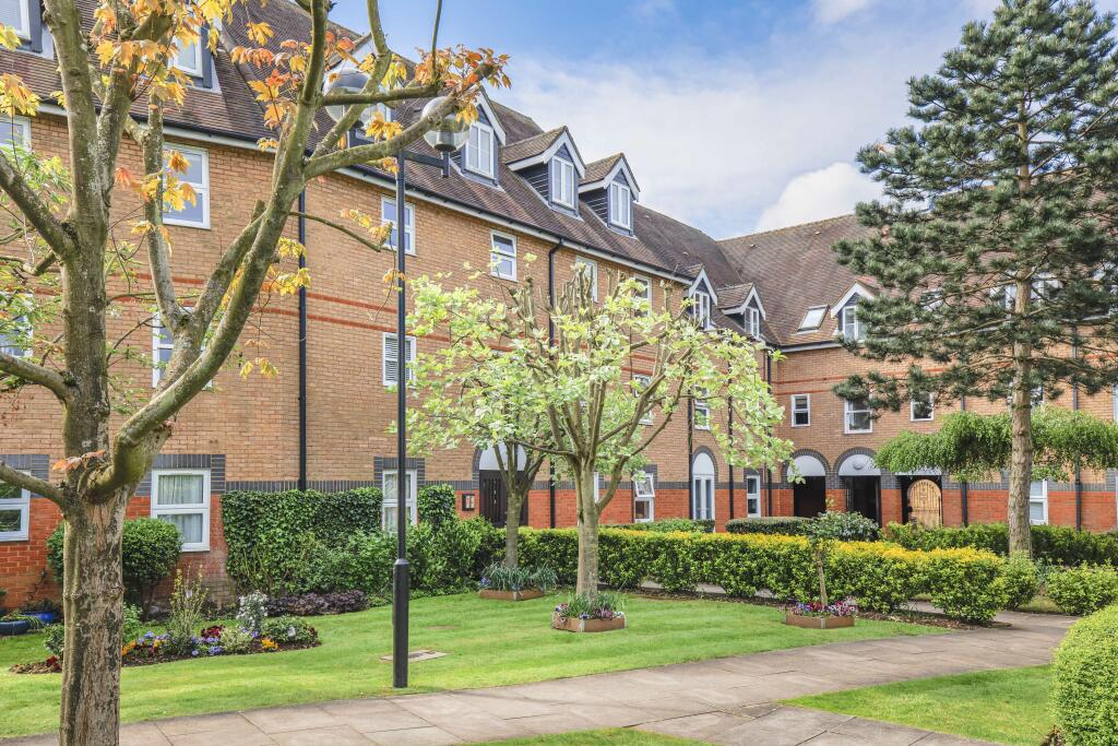 2 bedroom apartment for sale in Mitre Court, Hertford, Herts, SG14
