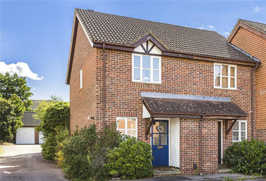 2 bedroom end of terrace house for sale in The Copse, Hertford, Herts, SG13