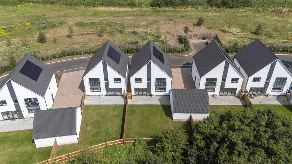 Additional property image - Harts Garden