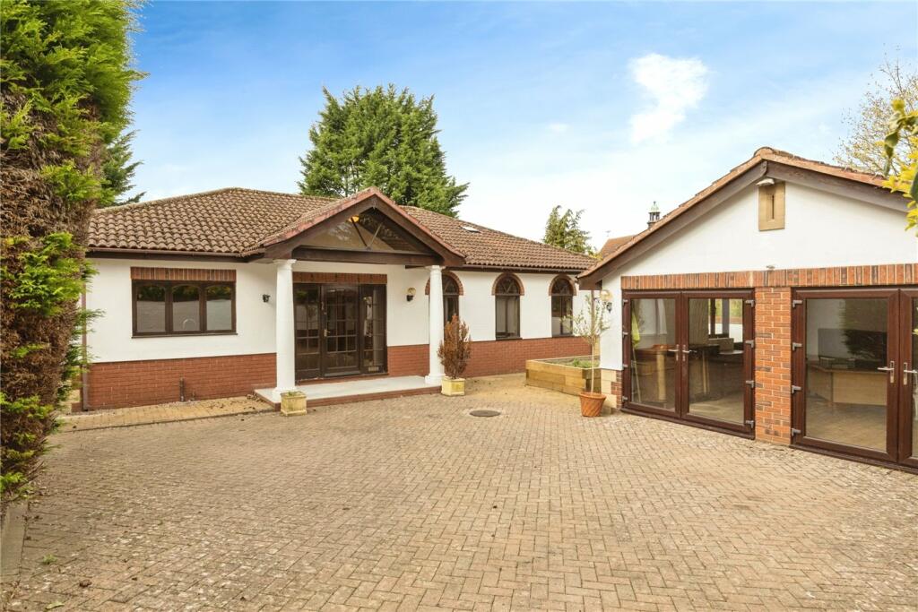 4 bedroom bungalow for sale in The Park, Cheltenham, Gloucestershire, GL50