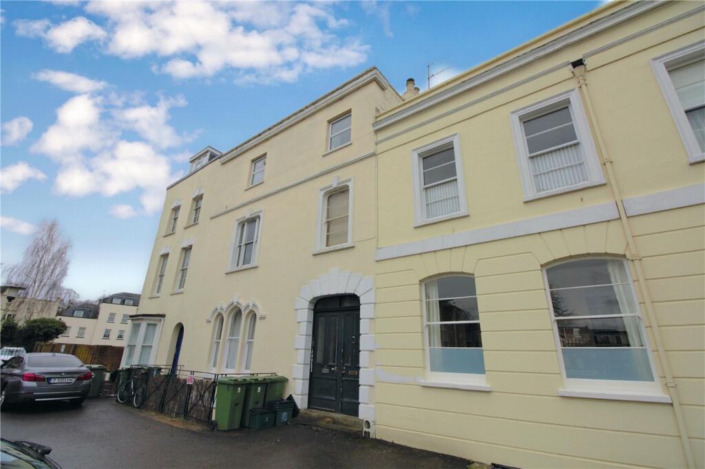 1 bedroom apartment for sale in St. Georges Square, Cheltenham, Gloucestershire, GL50
