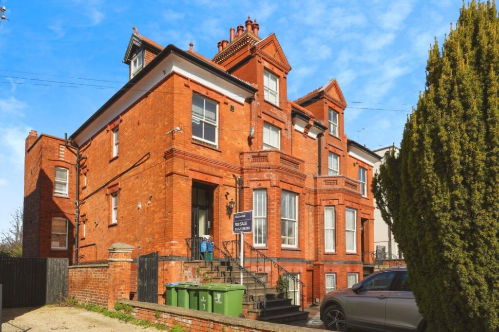 Main image of property: Old Bath Road, Cheltenham, Gloucestershire, GL53