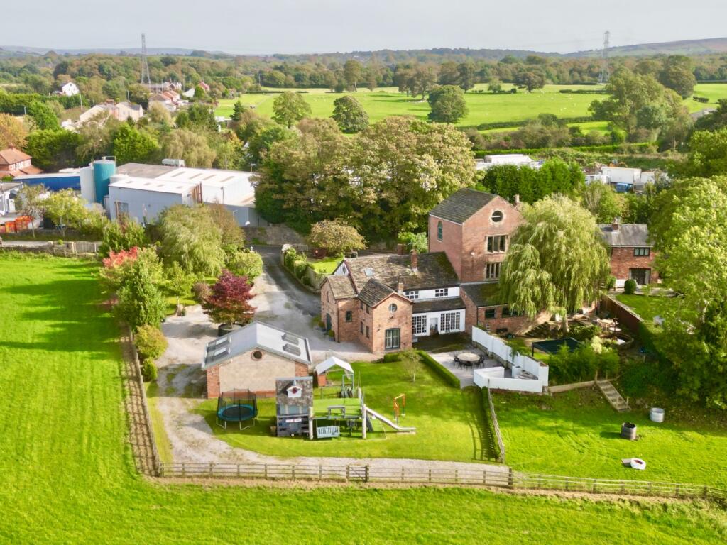 5 bedroom semidetached house for sale in Gable Cottage & Robin Cottage