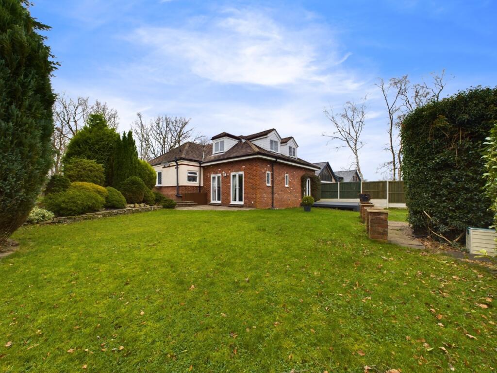 4 bedroom detached bungalow for sale in Shrigley Road South, Poynton
