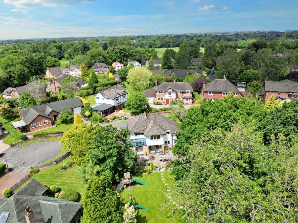 4 bedroom detached house for sale in Redacre, Poynton, Stockport