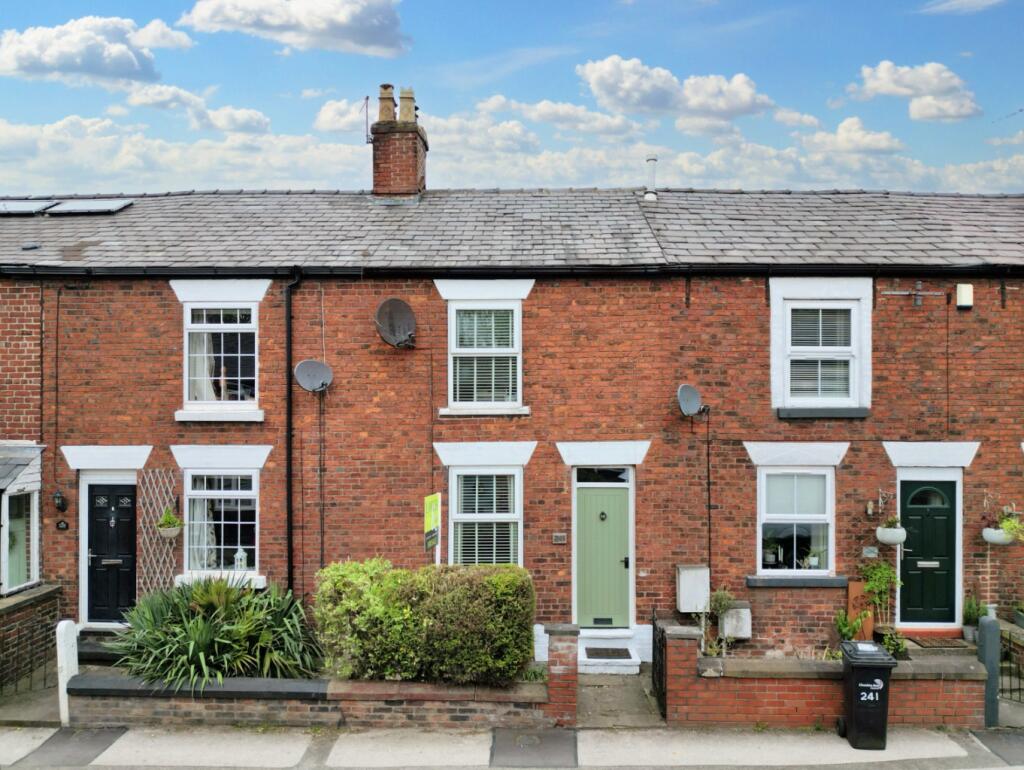2 bedroom terraced house for sale in Park Lane, Poynton, Stockport