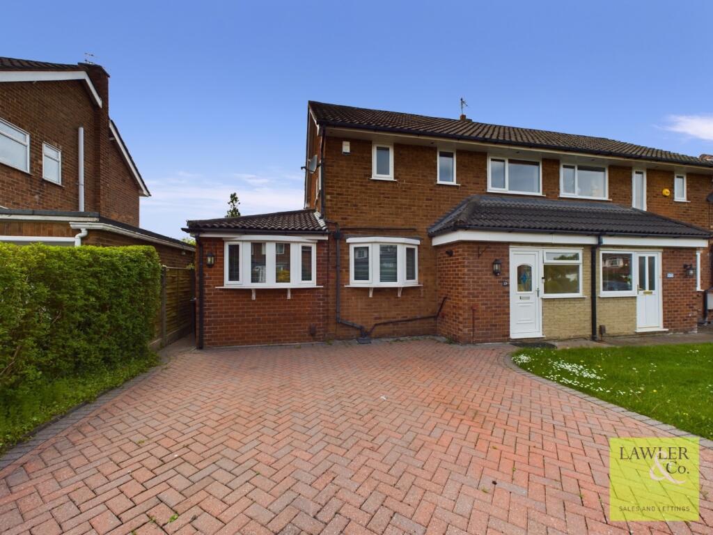 3 bedroom semidetached house for sale in Buckingham Road, Poynton