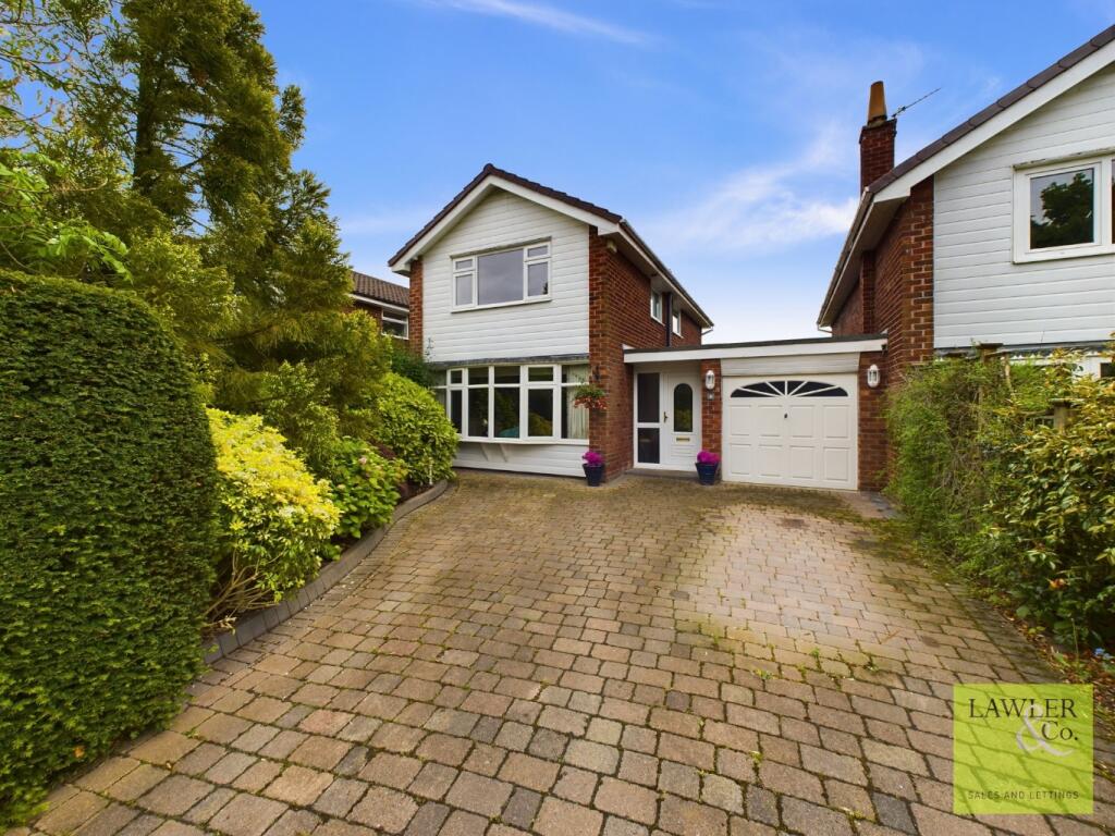 3 bedroom link detached house for sale in Maple Avenue, Poynton