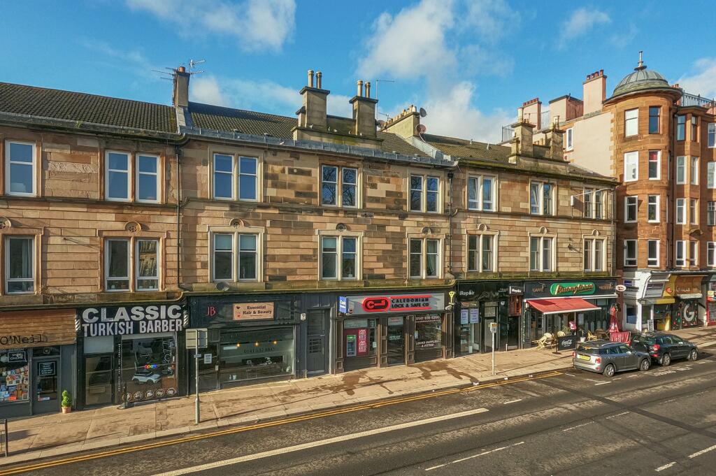 3 bedroom apartment for sale in Pollokshaws Road, Shawlands, Glasgow, G41