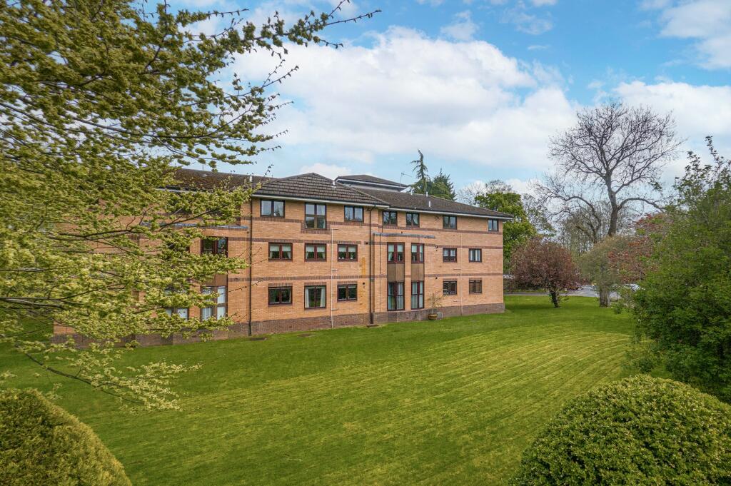 3 bedroom apartment for sale in St. Andrews Drive, Pollokshields, G41