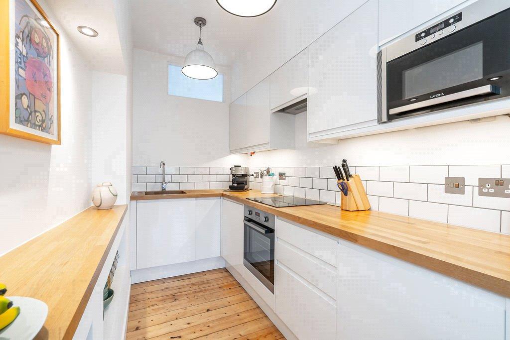 2 bedroom apartment for sale in Tantallon Road, Shawlands, Glasgow, G41