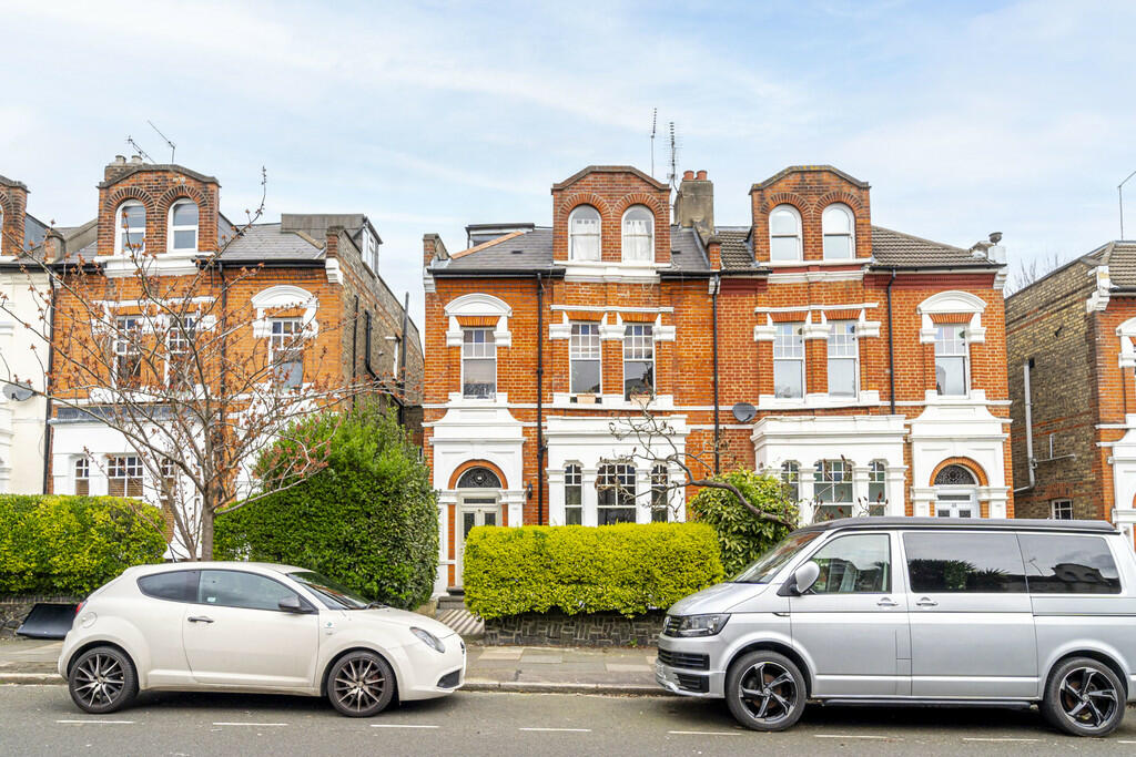 2 bedroom apartment for sale in Cecile Park, Crouch End N8