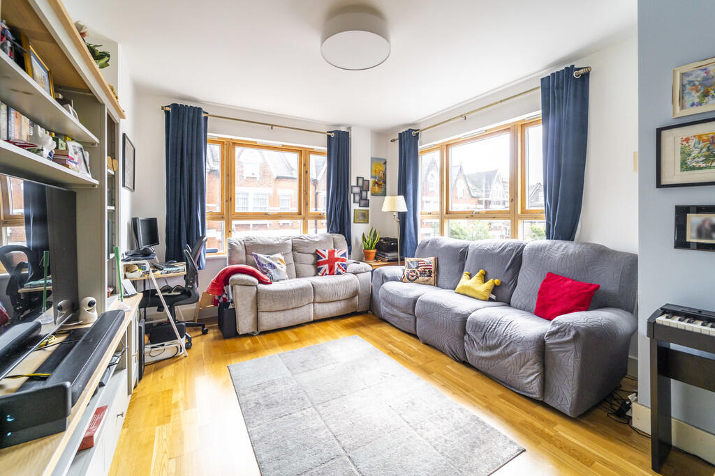 Main image of property: Zoffany Street N19