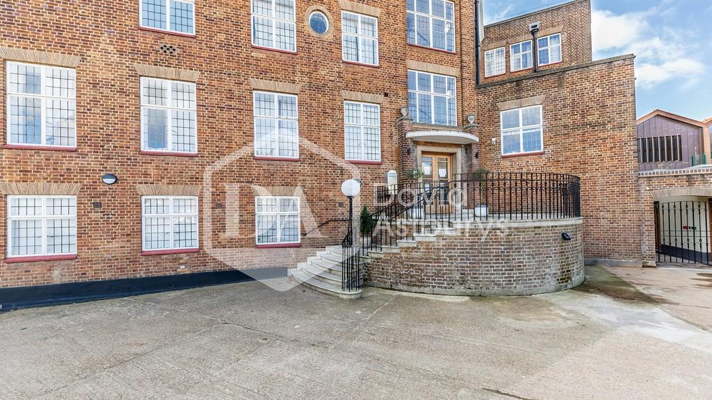 Studio flat for rent in Winchester Place, Highgate, Archway, N6