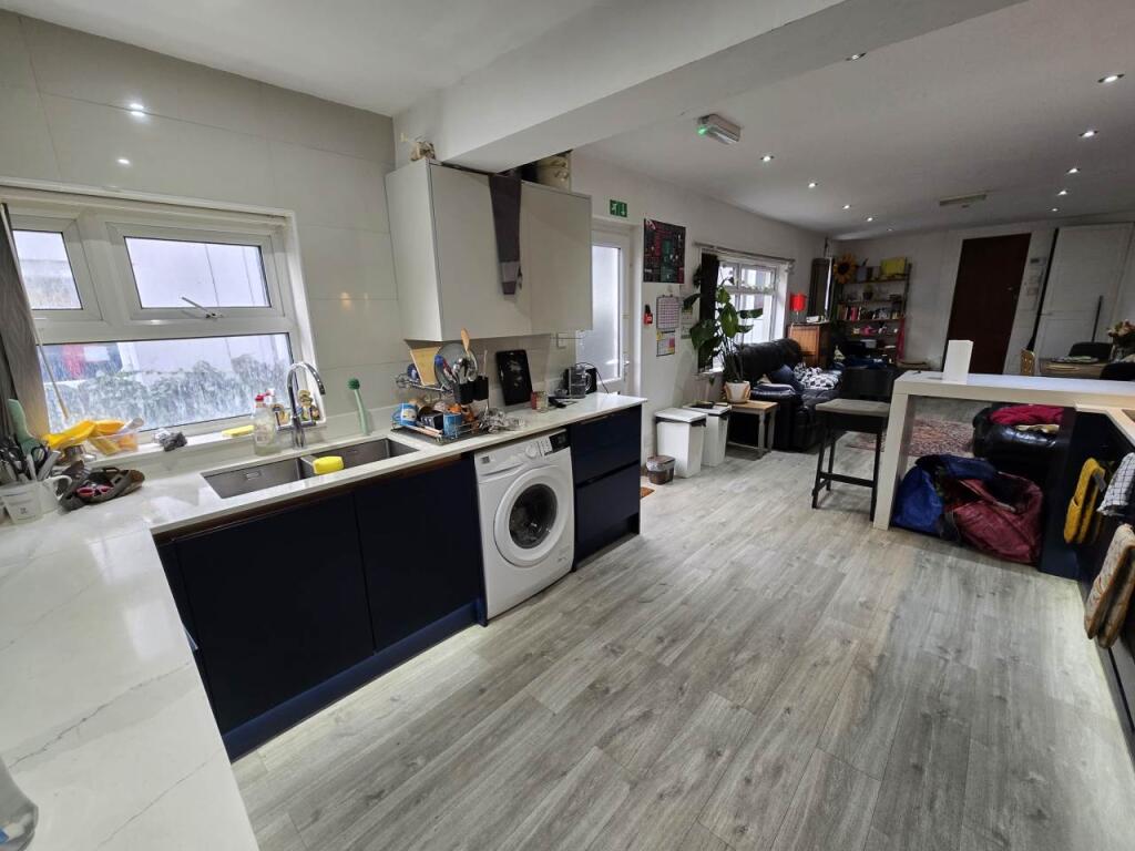 Main image of property: Richmond Road, Cathays, Cardiff