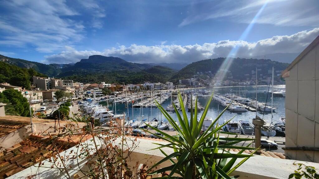 2 bedroom town house for sale in Port de Sóller, Mallorca, Balearic Islands, Spain