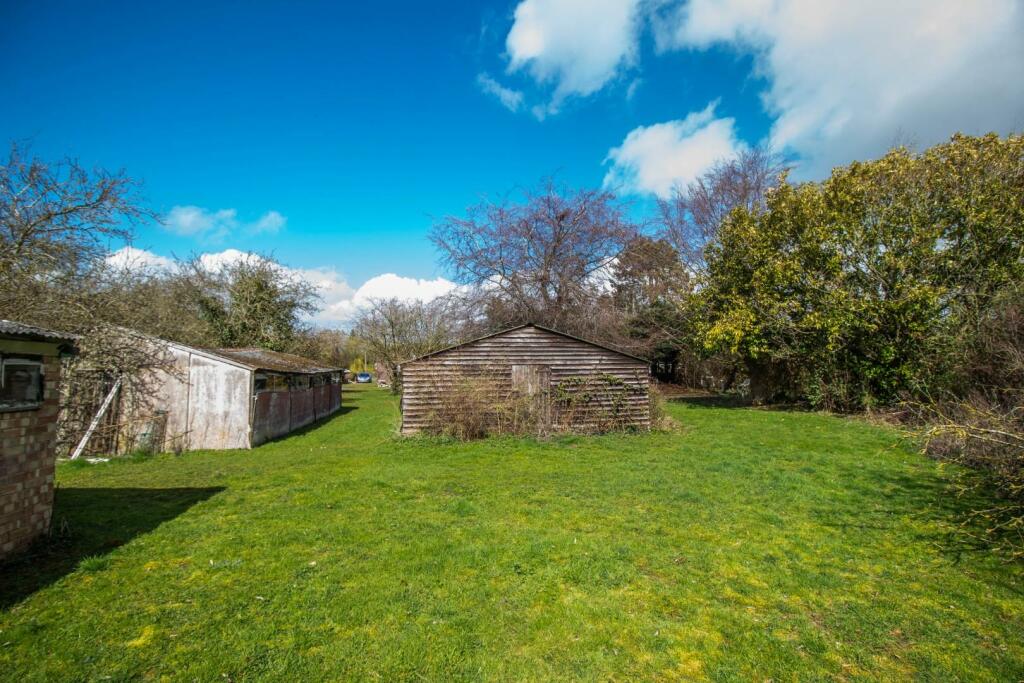 2 bedroom detached bungalow for sale in Meldreth Road, Whaddon, Royston
