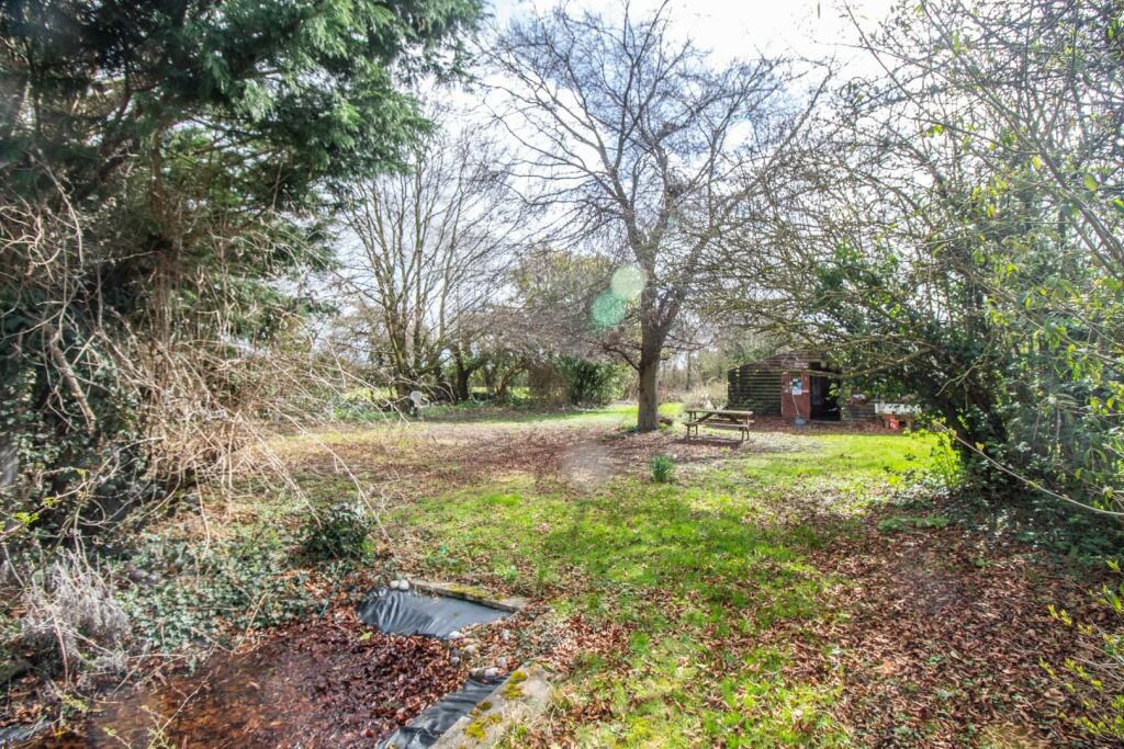 2 bedroom detached bungalow for sale in Meldreth Road, Whaddon, Royston