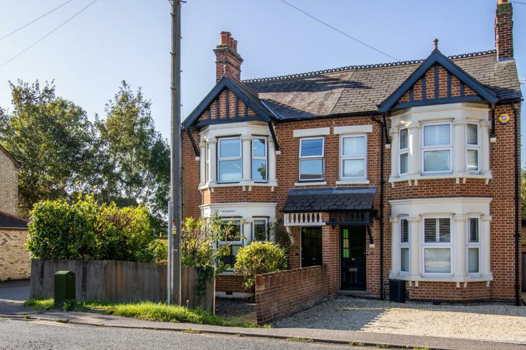 3 bedroom semidetached house for sale in London Road, Great Shelford