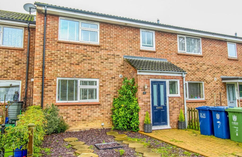 3 bedroom terraced house for sale in Haggers Close, Melbourn, Royston, SG8