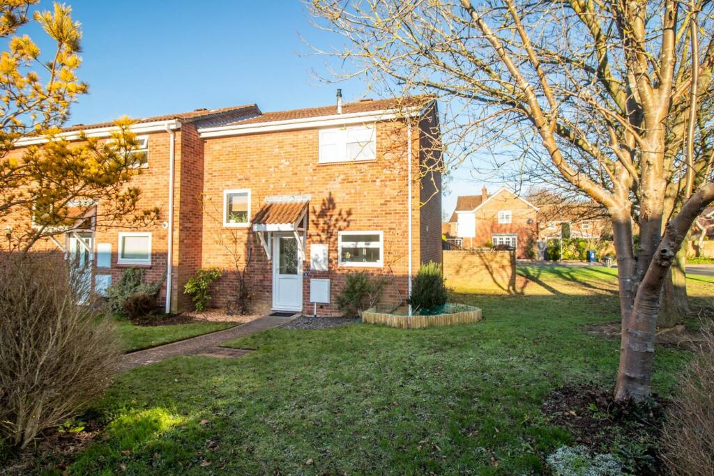 2 bedroom terraced house for sale in Maple Avenue, Sawston, Cambridge, CB22